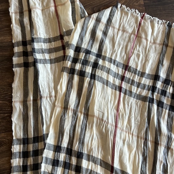 Lightweight Giant Check Wool & Silk Scarf - Picture 3 of 3